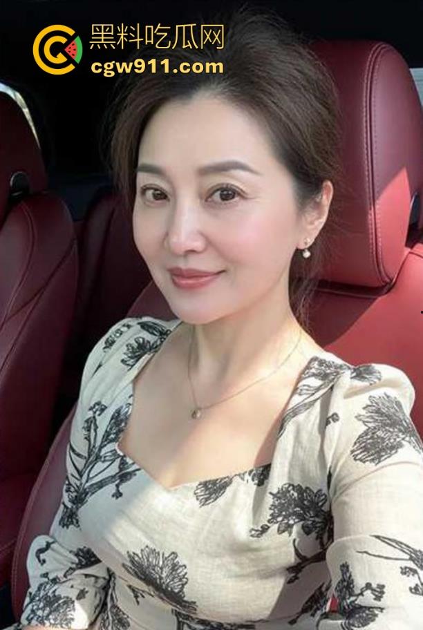 海角大神!母亲节用肉棒孝顺淫妈,咬牙猛干浓精颜射,无套后入花式做爱,母子互玩爽翻天! 第5张 海角大神!母亲节用肉棒孝顺淫妈,咬牙猛干浓精颜射,无套后入花式做爱,母子互玩爽翻天! 第5张