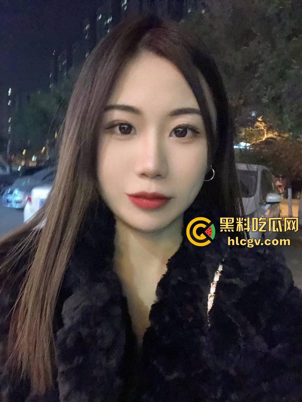 绿帽奴亲自分享女友【于长弘】怀孕口爆全过程！大肚子跪舔鸡巴，含着吸得嗨舔得那叫一个骚！  第5张