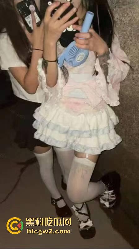 汕头骚鸡就业压力爆表 白天起步价150晚上200 嫩妹抱着价目表求大哥消费 粉丝赶紧进来吃福利！  第2张