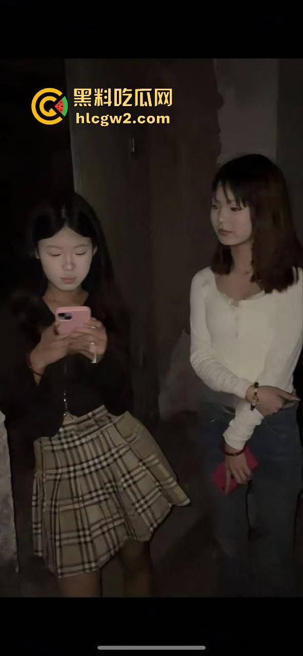 汕头骚鸡就业压力爆表 白天起步价150晚上200 嫩妹抱着价目表求大哥消费 粉丝赶紧进来吃福利！  第5张