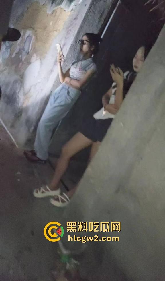 汕头骚鸡就业压力爆表 白天起步价150晚上200 嫩妹抱着价目表求大哥消费 粉丝赶紧进来吃福利！  第9张