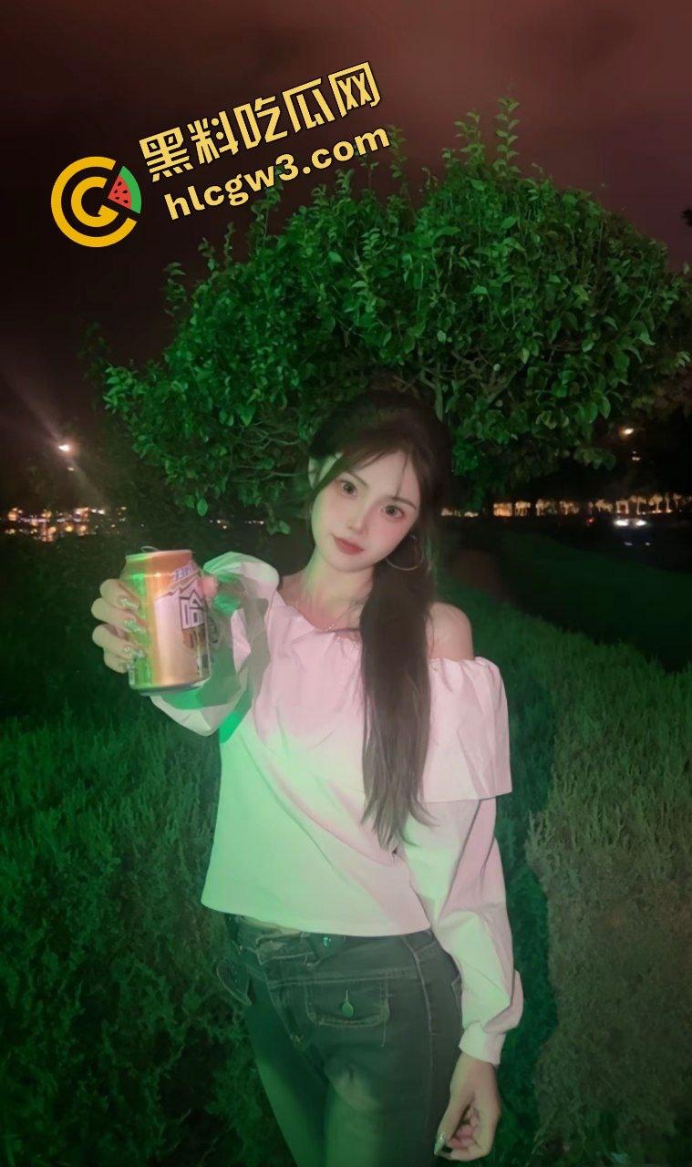 抖音内蒙古02年精神反差骚鸡『CC.』混迹酒吧勾搭单男 骚舞调情黑丝私拍！独家曝光！  第5张