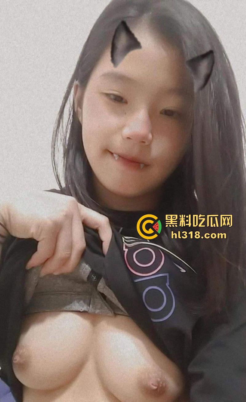 长春工商大学【黄琴丽】C杯美乳与纤细腰肢，搭配清纯脸蛋，娇小身材散发纯欲气息，猛烈抽插骚气十足！  第2张