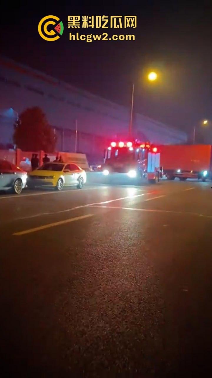 本不富裕的京东雪上加霜!江苏无锡京东自营仓突然失火被烧毁 双11快递滞发 损失惨重 第2张 本不富裕的京东雪上加霜!江苏无锡京东自营仓突然失火被烧毁 双11快递滞发 损失惨重 第2张