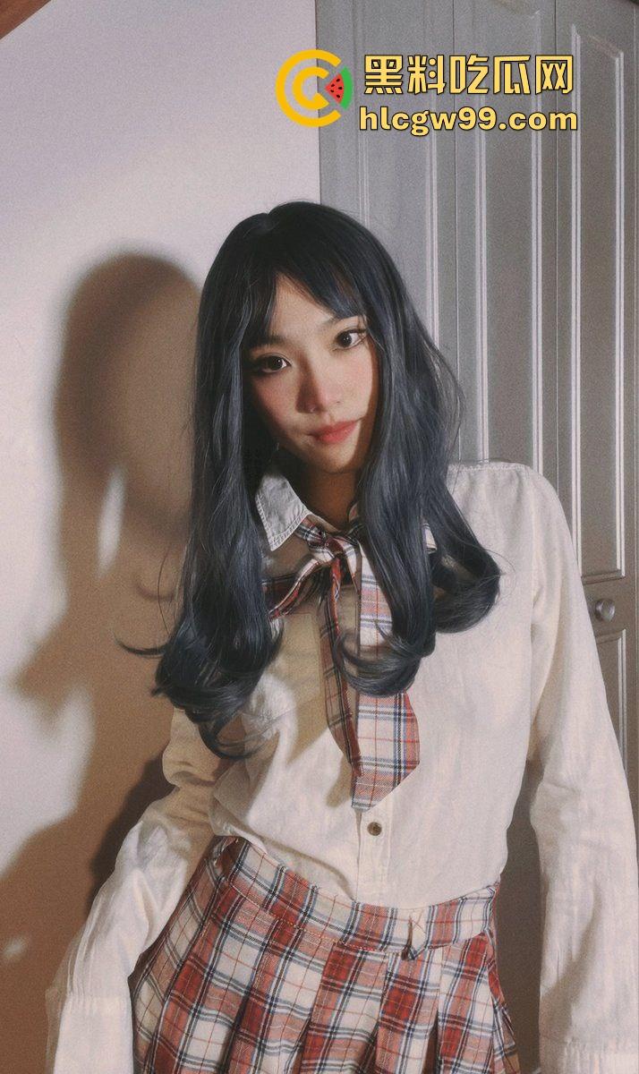 P站亚洲女王『刘悦』大战洋屌男友，开局带闺蜜双龙戏珠，丝足四脚齐上阵乱舞，这待遇堪比帝王级伺候！  第1张