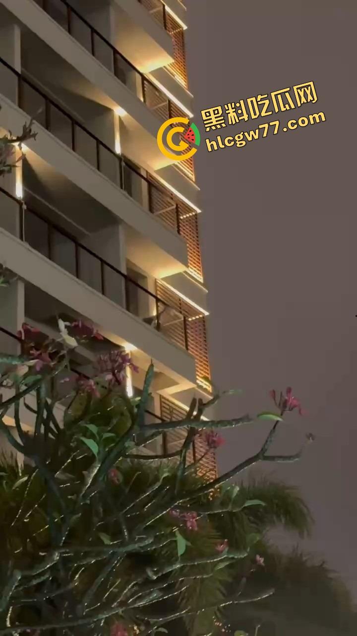 天气热了,干逼就得阳台上搞,窗边开操凉快又环保,低碳环保的激情你懂吗? 第1张 天气热了,干逼就得阳台上搞,窗边开操凉快又环保,低碳环保的激情你懂吗? 第1张