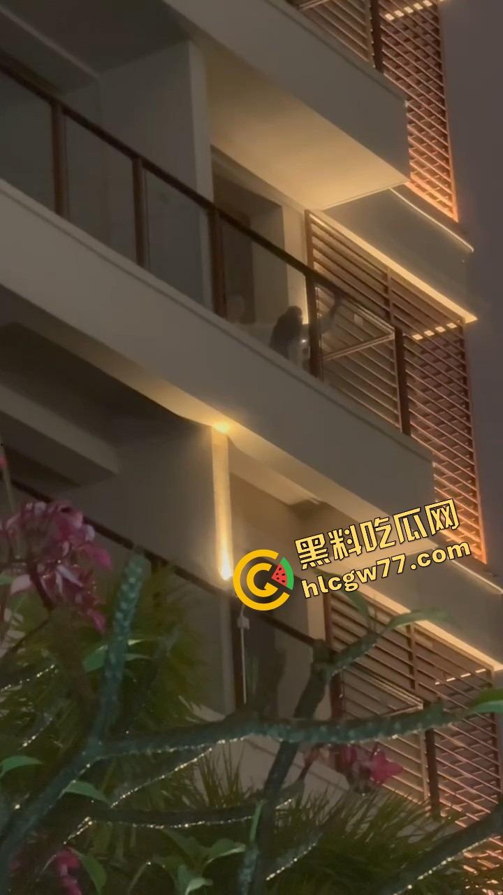 天气热了,干逼就得阳台上搞,窗边开操凉快又环保,低碳环保的激情你懂吗? 第3张 天气热了,干逼就得阳台上搞,窗边开操凉快又环保,低碳环保的激情你懂吗? 第3张