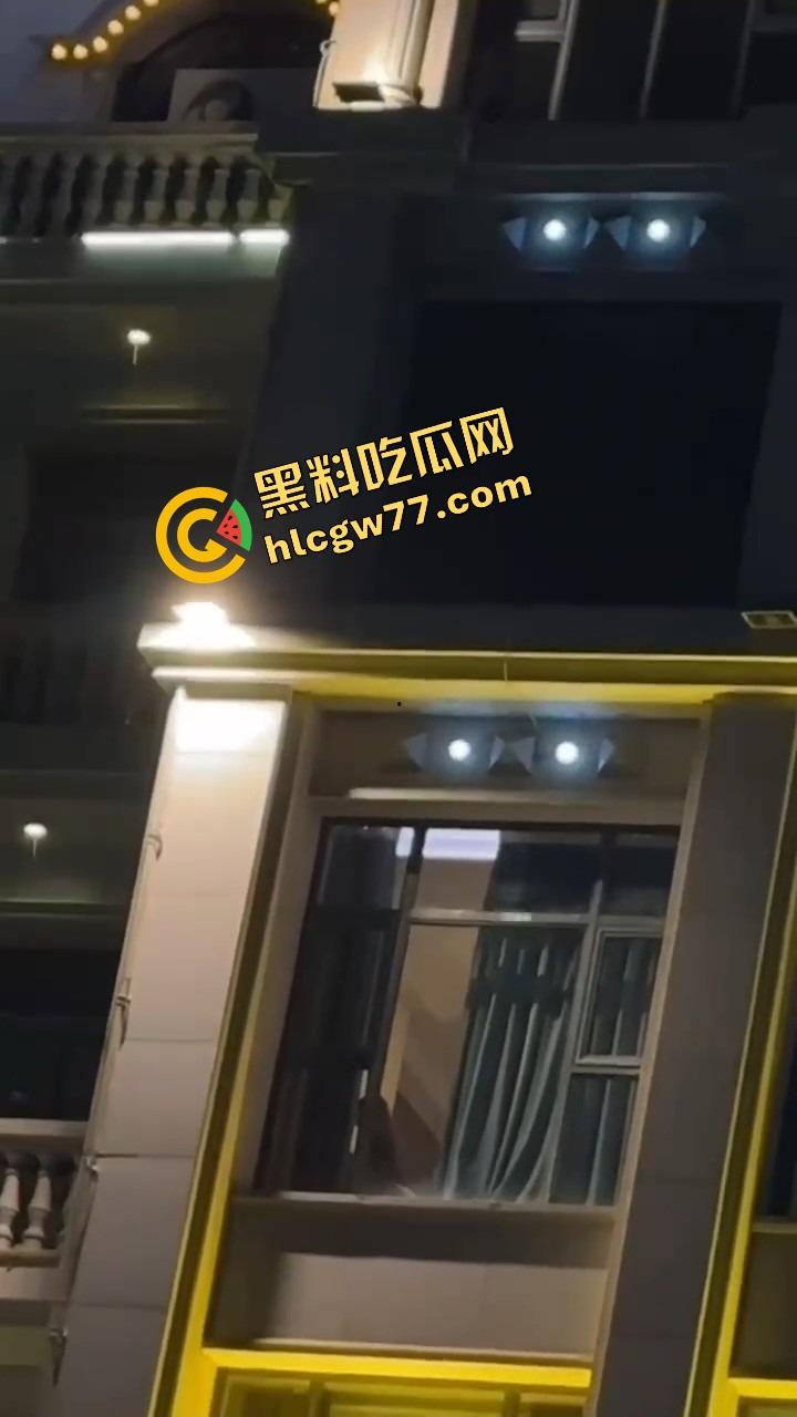 天气热了,干逼就得阳台上搞,窗边开操凉快又环保,低碳环保的激情你懂吗? 第7张 天气热了,干逼就得阳台上搞,窗边开操凉快又环保,低碳环保的激情你懂吗? 第7张