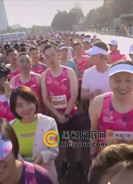 无锡马拉松直播变出轨大赏？远光软件董事长陈利浩牵手人妻边跑边秀恩爱，全国人民抖音围观奸夫淫妇！  第8张