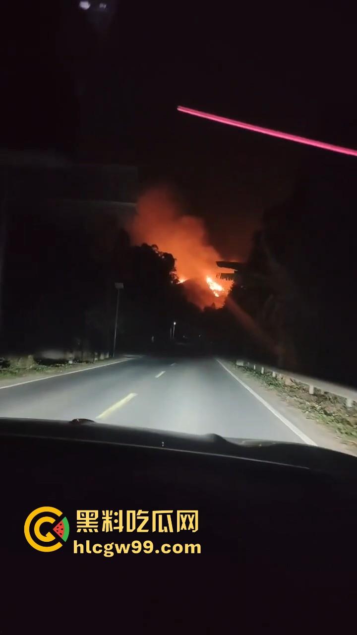 山火频发！肇庆四会下帅出中州方向突发森林火灾，火势蔓延极快，现场堪称恐怖炼狱。  第8张