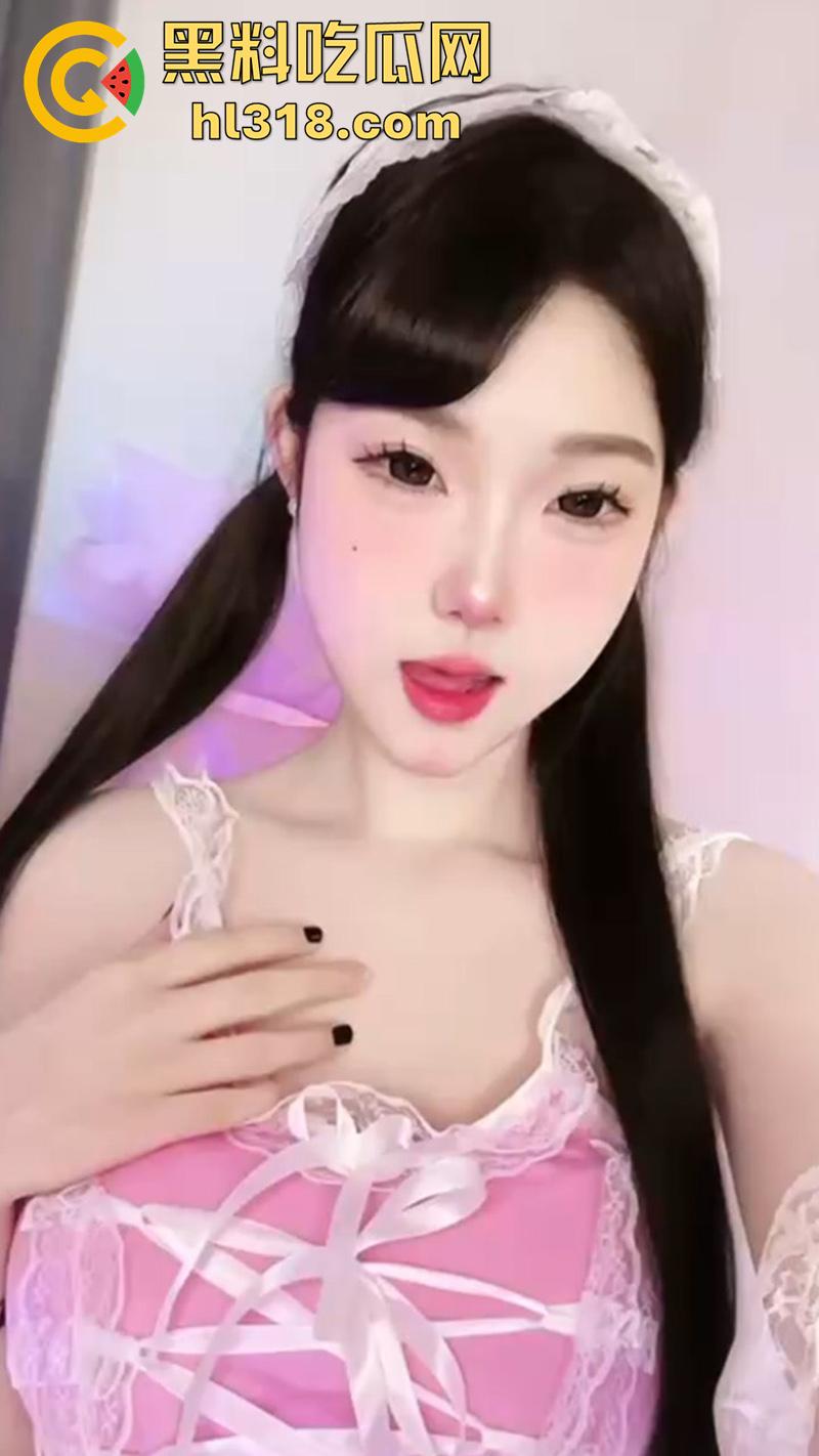 快手性感尤物【小猫大王】，完美身材诱人女神，奶大腰细美腿超性感，定制全裸付款后竟直接跑路！  第3张