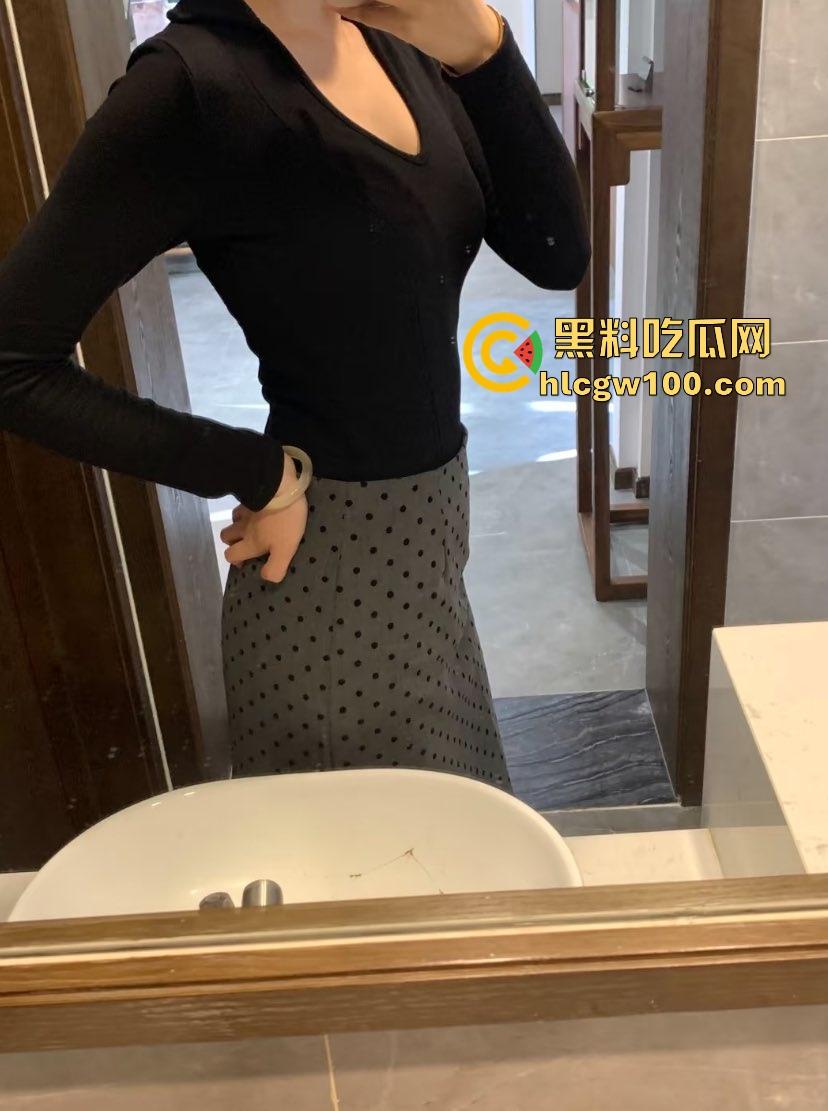 单位眼镜妹『 高梓萱』黑丝大长腿夹太紧,腿缝紧到腿爆完还体外射,白浊液体喷射三米远,这腿夹一下谁还跑得了? 第7张 单位眼镜妹『 高梓萱』黑丝大长腿夹太紧,腿缝紧到腿爆完还体外射,白浊液体喷射三米远,这腿夹一下谁还跑得了? 第7张