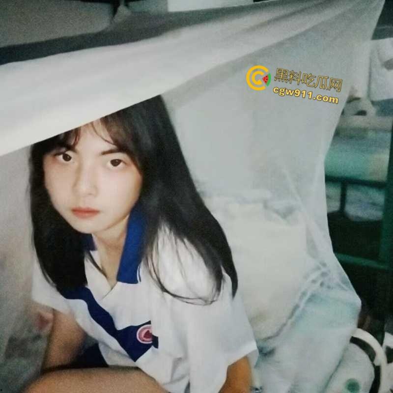 湖南常德清纯学生妹【于淑雅】，独居在家寂寞自慰，D罩杯逆天巨乳口交假阳具，跳蛋自慰骚穴淫水四溢！  第3张