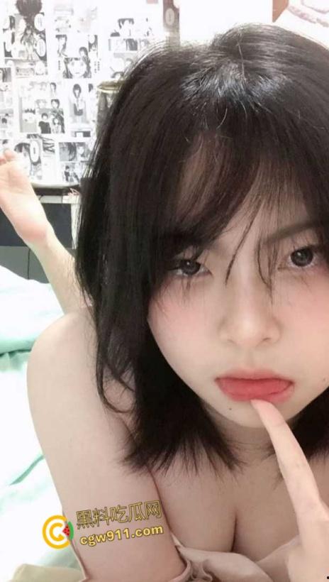 湖南常德清纯学生妹【于淑雅】，独居在家寂寞自慰，D罩杯逆天巨乳口交假阳具，跳蛋自慰骚穴淫水四溢！  第6张