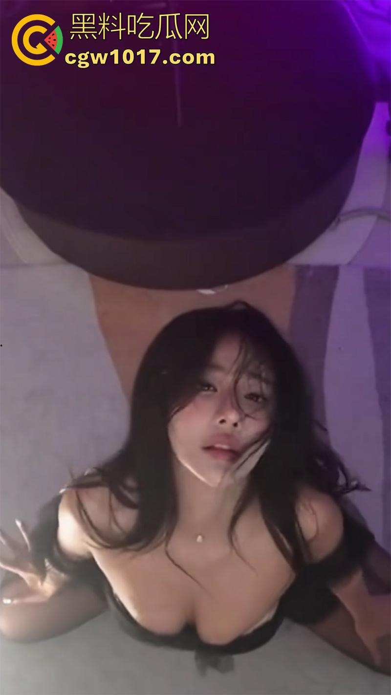 实拍商K夜店游戏场真空场,极品美女诱惑裸舞,真空上阵随便摸,再带到酒店肆意爆操,给妹妹都操趴了,有钱人的夜晚的确快乐啊! 第9张 实拍商K夜店游戏场真空场,极品美女诱惑裸舞,真空上阵随便摸,再带到酒店肆意爆操,给妹妹都操趴了,有钱人的夜晚的确快乐啊! 第9张