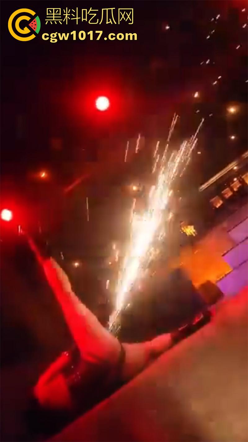 实拍商K夜店游戏场真空场,极品美女诱惑裸舞,真空上阵随便摸,再带到酒店肆意爆操,给妹妹都操趴了,有钱人的夜晚的确快乐啊! 第11张 实拍商K夜店游戏场真空场,极品美女诱惑裸舞,真空上阵随便摸,再带到酒店肆意爆操,给妹妹都操趴了,有钱人的夜晚的确快乐啊! 第11张