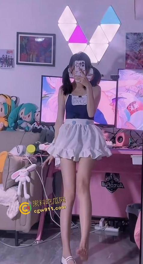 抖音萝莉网红【晗堡包】,线上引流线下卖逼!变人人可操的淫娃,女仆装白虎嫩逼吸大哥精子! 第3张 抖音萝莉网红【晗堡包】,线上引流线下卖逼!变人人可操的淫娃,女仆装白虎嫩逼吸大哥精子! 第3张