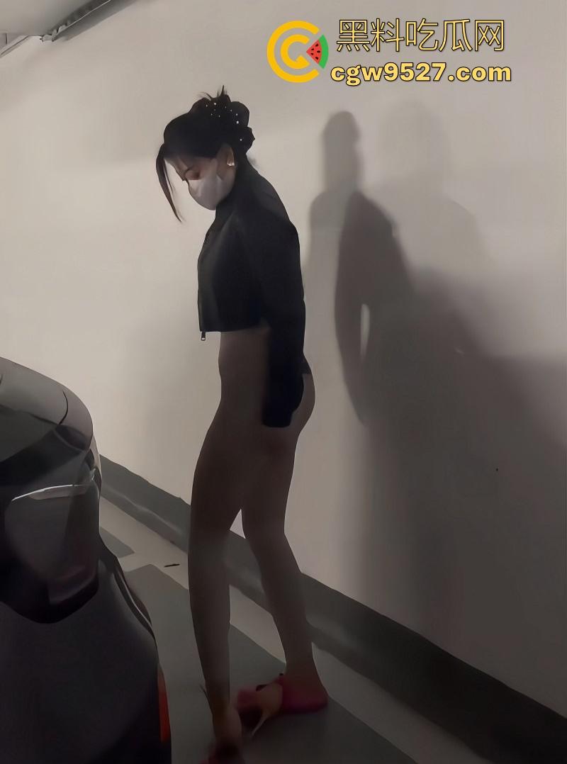 海角乱伦，骚母狗妈妈淫态撩人 浪逼被狂操喷汁，淫水喷得满床都是，浪叫得嗓子都哑了！  第2张