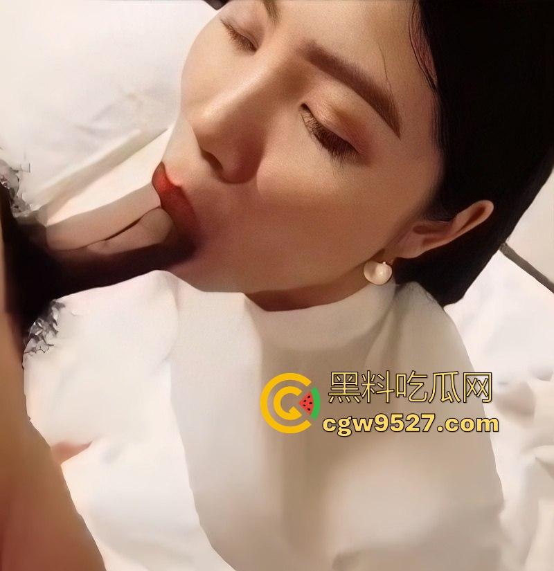 海角乱伦，骚母狗妈妈淫态撩人 浪逼被狂操喷汁，淫水喷得满床都是，浪叫得嗓子都哑了！  第3张