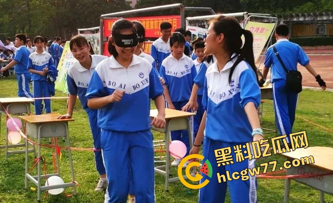 惠州二中高中情侣校服下偷偷开干,从抠逼亲热到无套换姿势,青春就是敢,Just do it! 第3张 惠州二中高中情侣校服下偷偷开干,从抠逼亲热到无套换姿势,青春就是敢,Just do it! 第3张