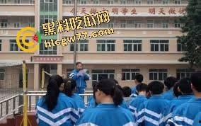 惠州二中高中情侣校服下偷偷开干,从抠逼亲热到无套换姿势,青春就是敢,Just do it! 第4张 惠州二中高中情侣校服下偷偷开干,从抠逼亲热到无套换姿势,青春就是敢,Just do it! 第4张