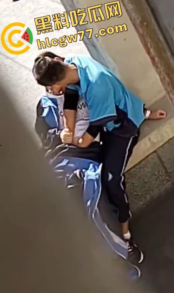 惠州二中高中情侣校服下偷偷开干,从抠逼亲热到无套换姿势,青春就是敢,Just do it! 第5张 惠州二中高中情侣校服下偷偷开干,从抠逼亲热到无套换姿势,青春就是敢,Just do it! 第5张