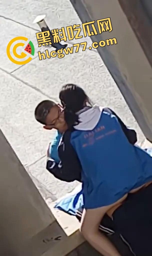 惠州二中高中情侣校服下偷偷开干,从抠逼亲热到无套换姿势,青春就是敢,Just do it! 第10张 惠州二中高中情侣校服下偷偷开干,从抠逼亲热到无套换姿势,青春就是敢,Just do it! 第10张