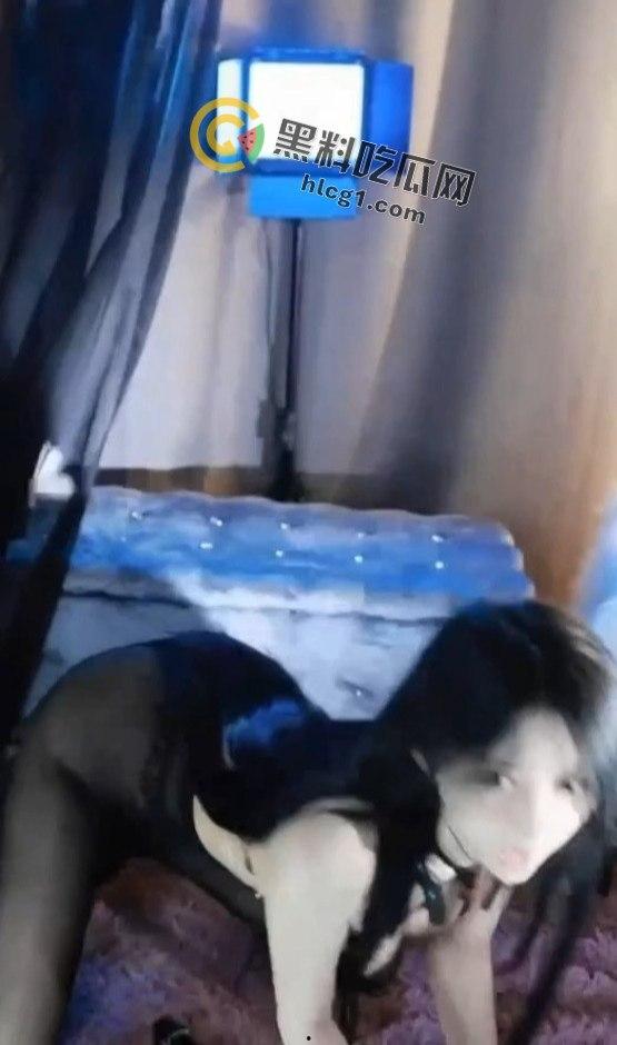 抖音热门网红「万 0」开启粉丝特权!600元入群,Ins私发裸露舞蹈视频! 第2张 抖音热门网红「万 0」开启粉丝特权!600元入群,Ins私发裸露舞蹈视频! 第2张