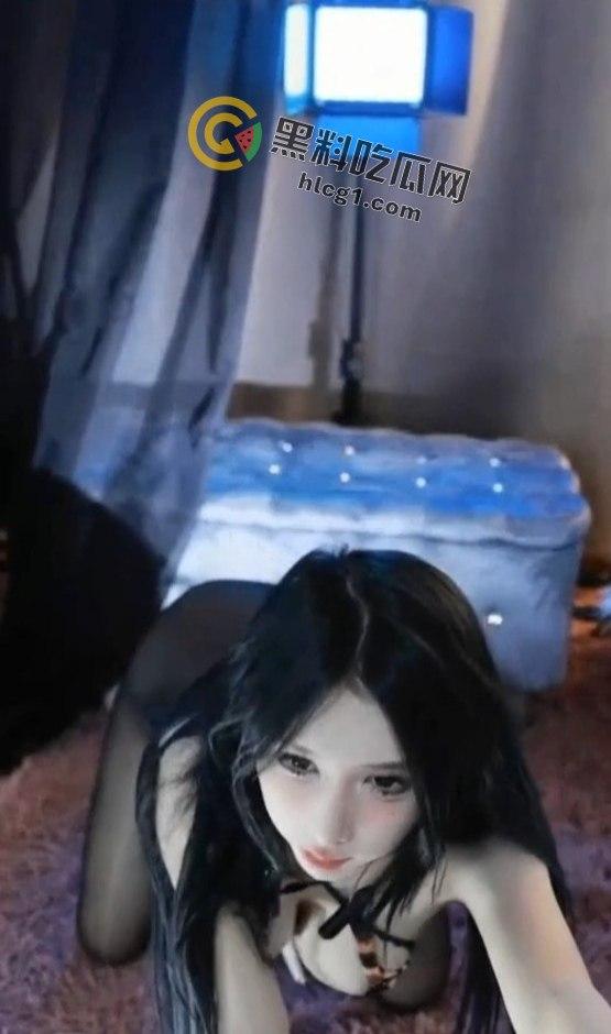 抖音热门网红「万 0」开启粉丝特权!600元入群,Ins私发裸露舞蹈视频! 第3张 抖音热门网红「万 0」开启粉丝特权!600元入群,Ins私发裸露舞蹈视频! 第3张