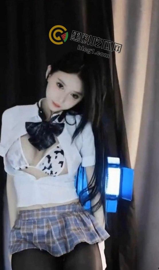 抖音热门网红「万 0」开启粉丝特权!600元入群,Ins私发裸露舞蹈视频! 第5张 抖音热门网红「万 0」开启粉丝特权!600元入群,Ins私发裸露舞蹈视频! 第5张