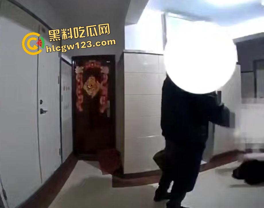 沈阳“窝瓜国王”家暴抖音【沉睡的猫.,】，女子下跪求饶仍被拳打脚踢，打完还被出轨抑郁导致流产！  第4张