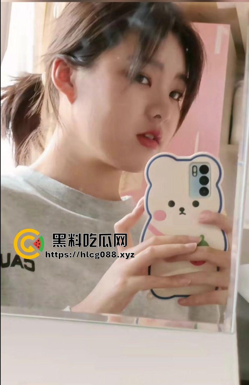 阜阳小骚狗反差烂货【张涵余】嫩脸勾人，背地里逼洞被男人捣烂，男友连毛都没碰过！  第2张