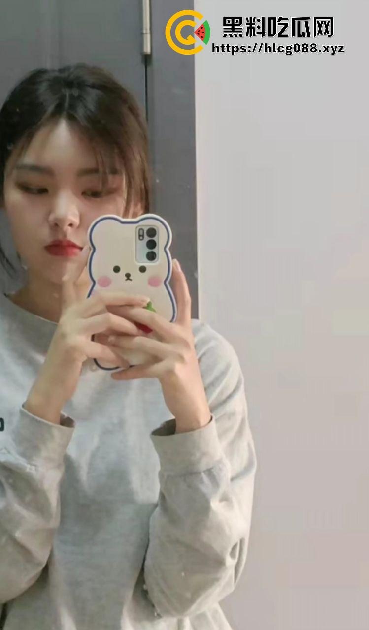 阜阳小骚狗反差烂货【张涵余】嫩脸勾人，背地里逼洞被男人捣烂，男友连毛都没碰过！  第5张