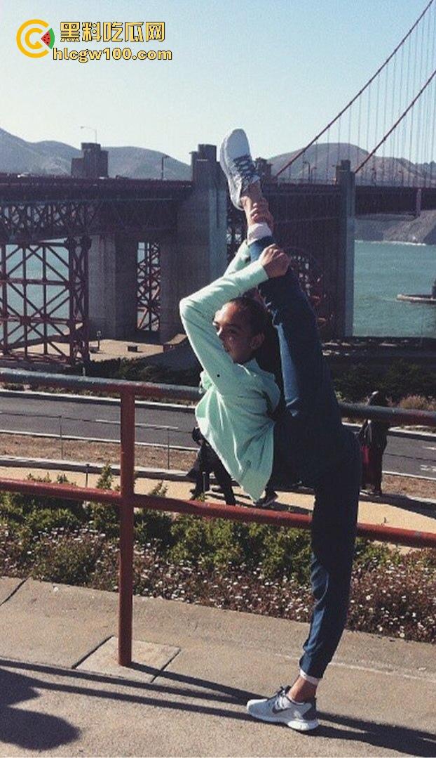 美国大学妖娆拉拉队长【Buhnny】母狗本性曝光，暴力深喉视频泄密，颜值担当竟成大鸡巴玩物！  第2张