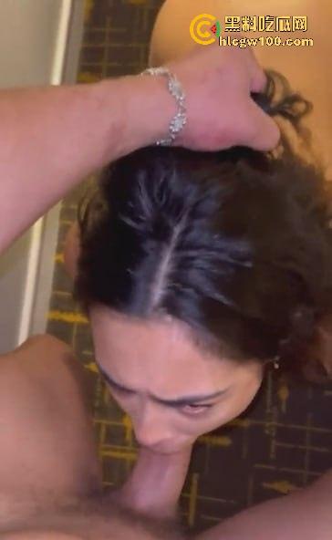 美国大学妖娆拉拉队长【Buhnny】母狗本性曝光，暴力深喉视频泄密，颜值担当竟成大鸡巴玩物！  第10张