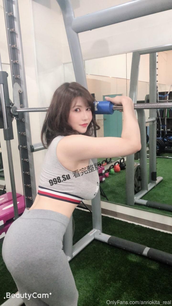 万人在线关注的Onlyfans极品乳神冲田杏梨收费会员私拍  第5张