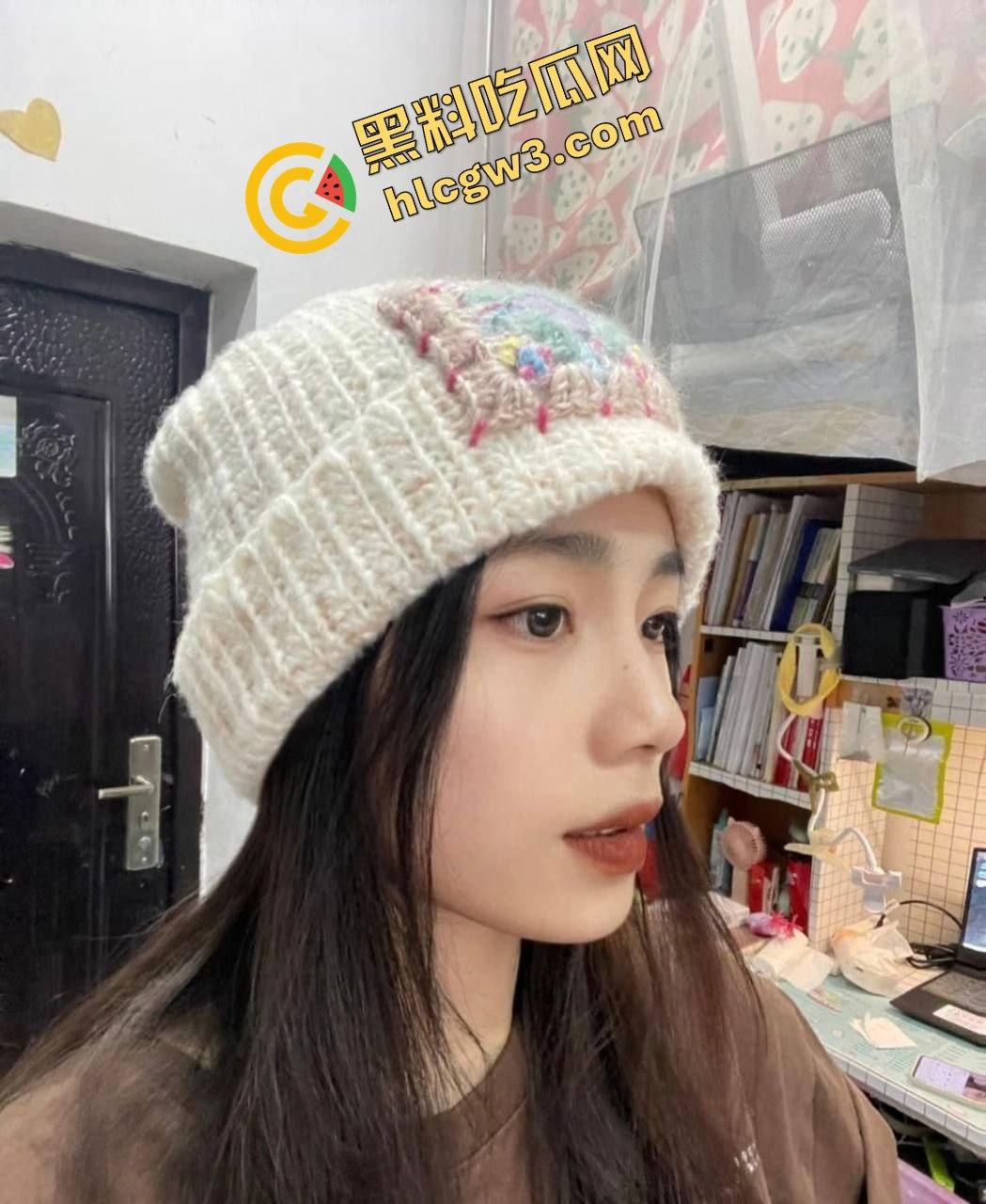 湖南女子学院反差母狗学生妹『张丹丹』美艳仙女口爆足交男友!缠绵做爱撸点满满!独家流出! 第5张 湖南女子学院反差母狗学生妹『张丹丹』美艳仙女口爆足交男友!缠绵做爱撸点满满!独家流出! 第5张