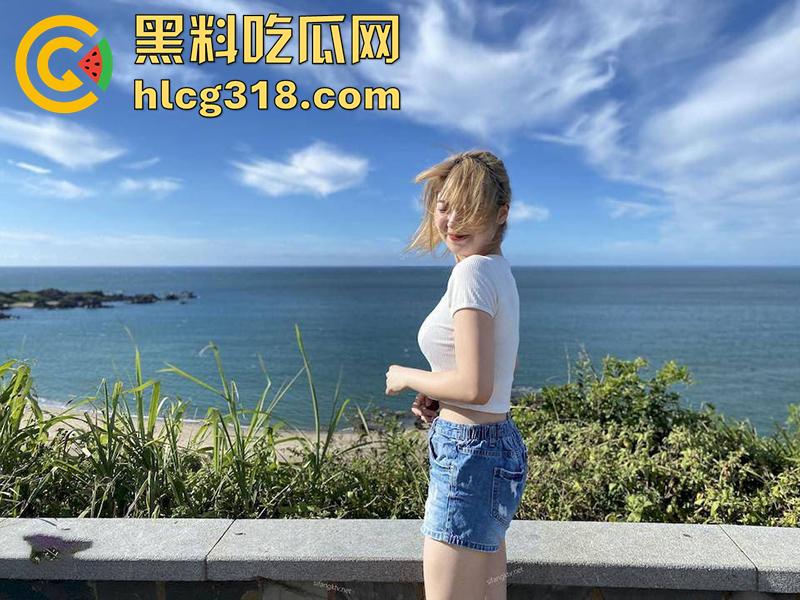 香港巨乳女同大学生【karin】，身材凹凸有致，奶大臀翘极致性感，和女友互舔鲍香艳无比！  第2张