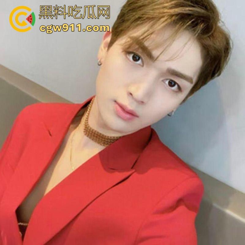 抖音御姐网红【ally】38岁饥渴少妇，收下爱豆韩奎真礼物，不惜为爱冲锋跨国送逼，真是爱情冲昏了头脑！  第10张