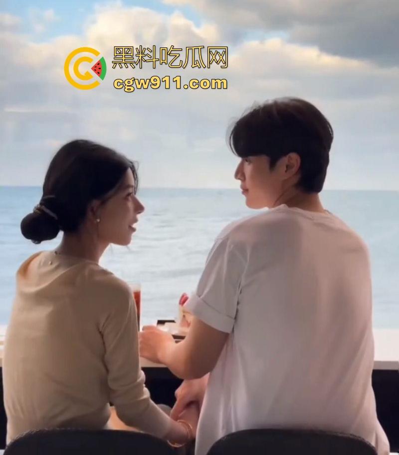 抖音御姐网红【ally】38岁饥渴少妇，收下爱豆韩奎真礼物，不惜为爱冲锋跨国送逼，真是爱情冲昏了头脑！  第12张