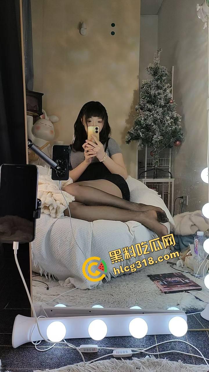 酒店门都没关开着门后入她 第一视角爆炸感拉满  真实一炮太刺激 谁玩谁上瘾！ 第2张