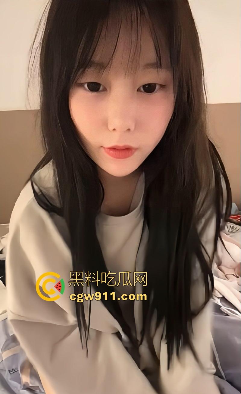 重庆大学高颜值魅魔【邹妤怀】清纯脸庞反差诱惑，全裸私拍挑逗骚浪如母狗，挑逗大鸡巴来塞满骚穴！  第3张