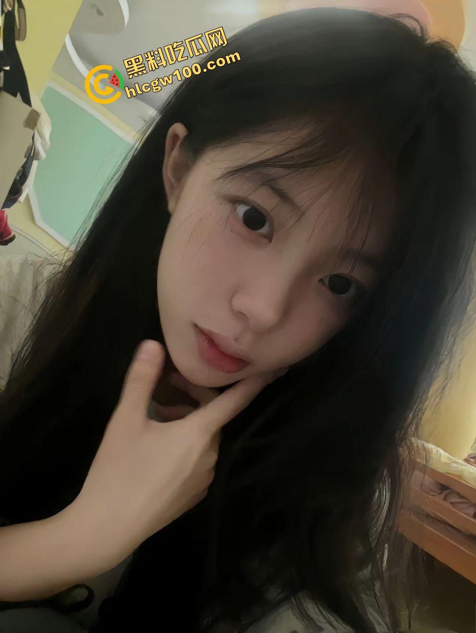 百色职业学院清纯甜美女神【王涵曦】被带坏调成反差母狗，约操大哥口爱爆怼骚逼娇喘！独家曝光流出！  第3张