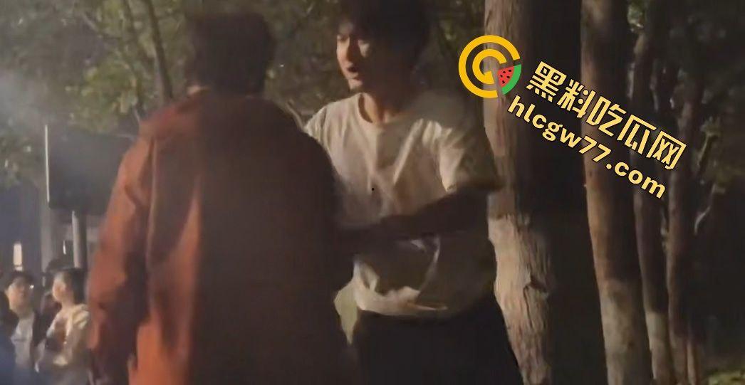 昨晚宣城高中楼下惊天大瓜！纯情男被嫌痘脸甩，闺蜜推新欢，哭瘫宿舍楼下成青春疼痛神剧！  第7张