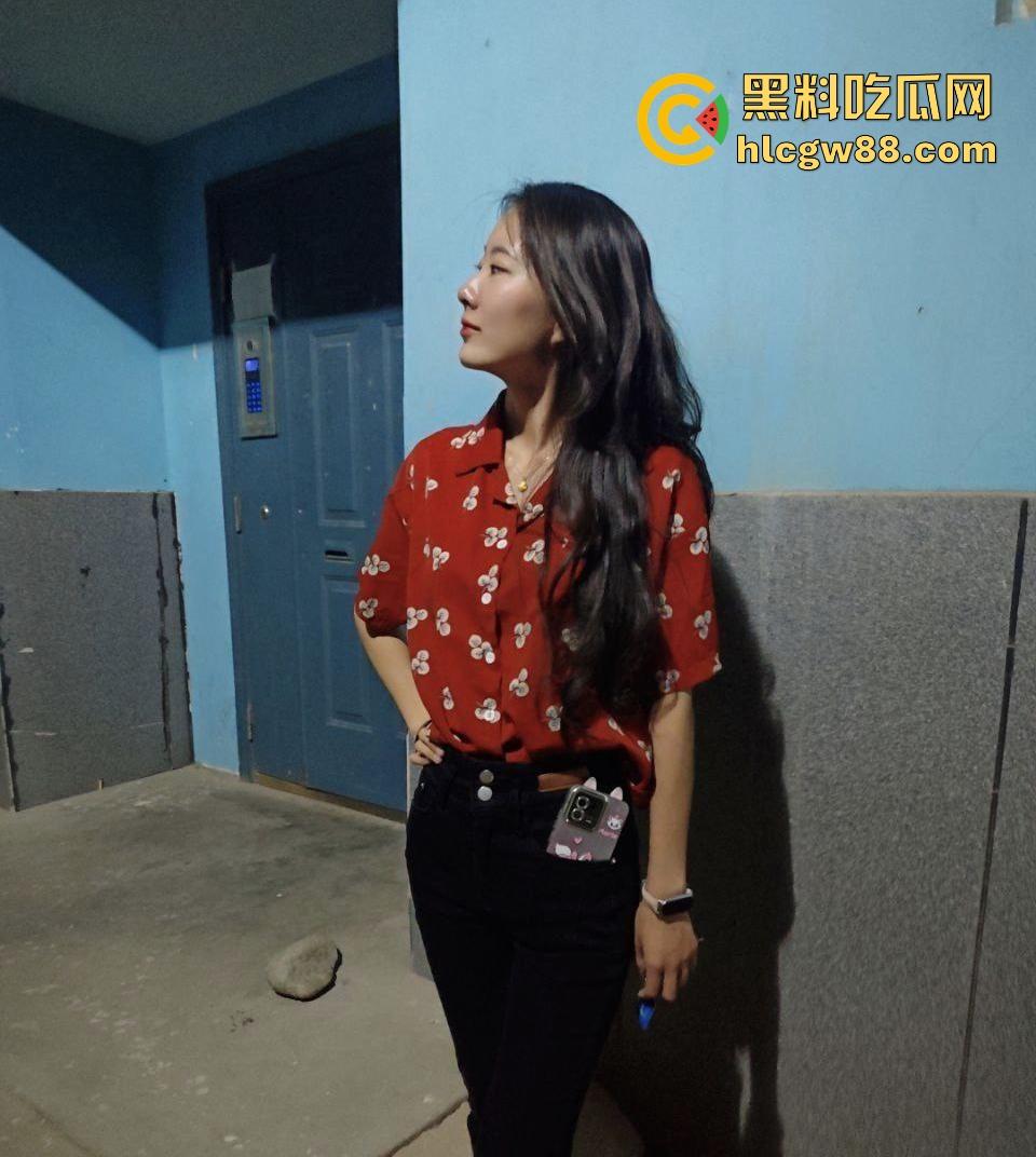 富二代真实约炮 25岁气质舞蹈老师【颜敏敏】颜值高叫床声好听 生活照对比真的太反差了！  第9张