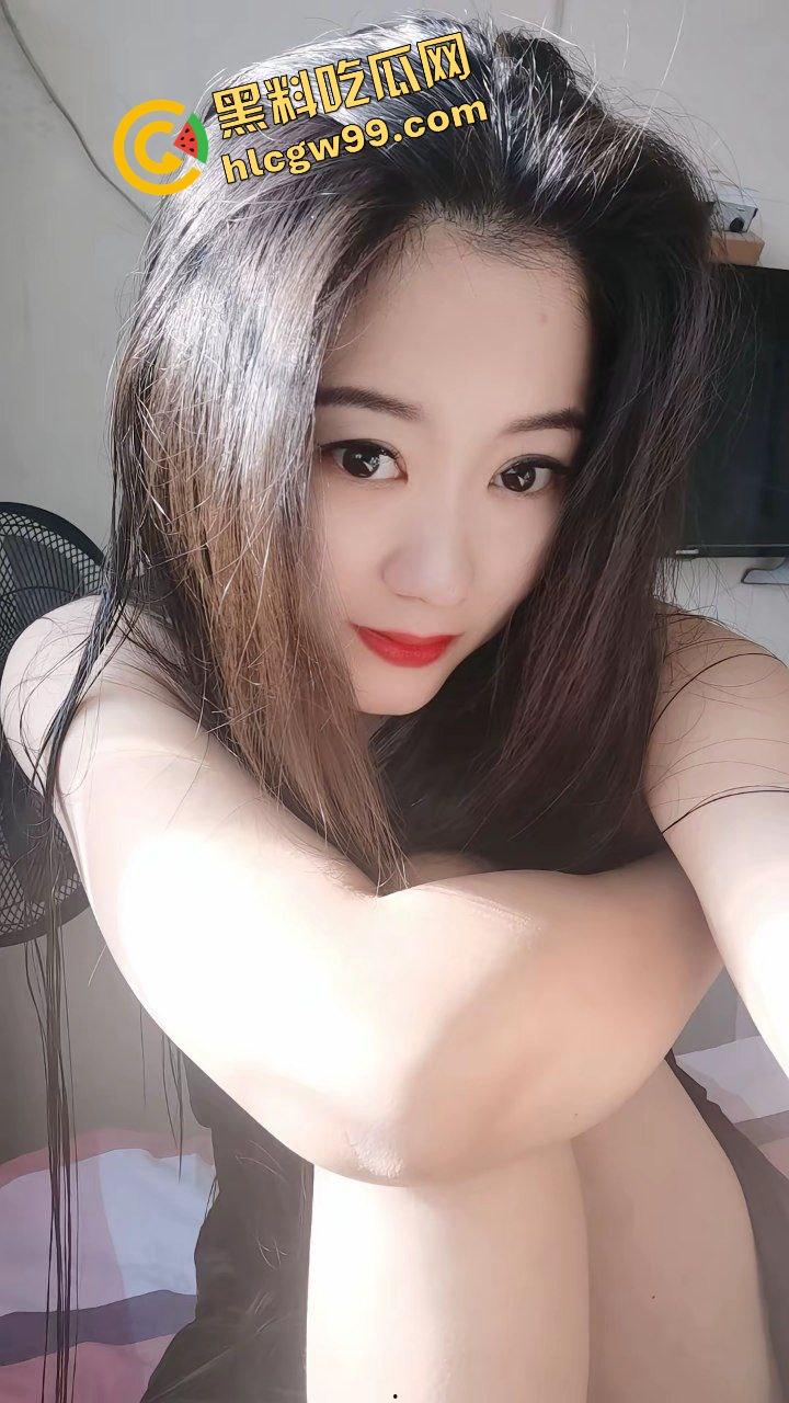 海南美容美发店老板娘【谢丽娟】晚上要关店了邀请大哥店内打炮，淫荡站立后入白皙美臀玉腿！惨遭曝光独家流出！  第2张