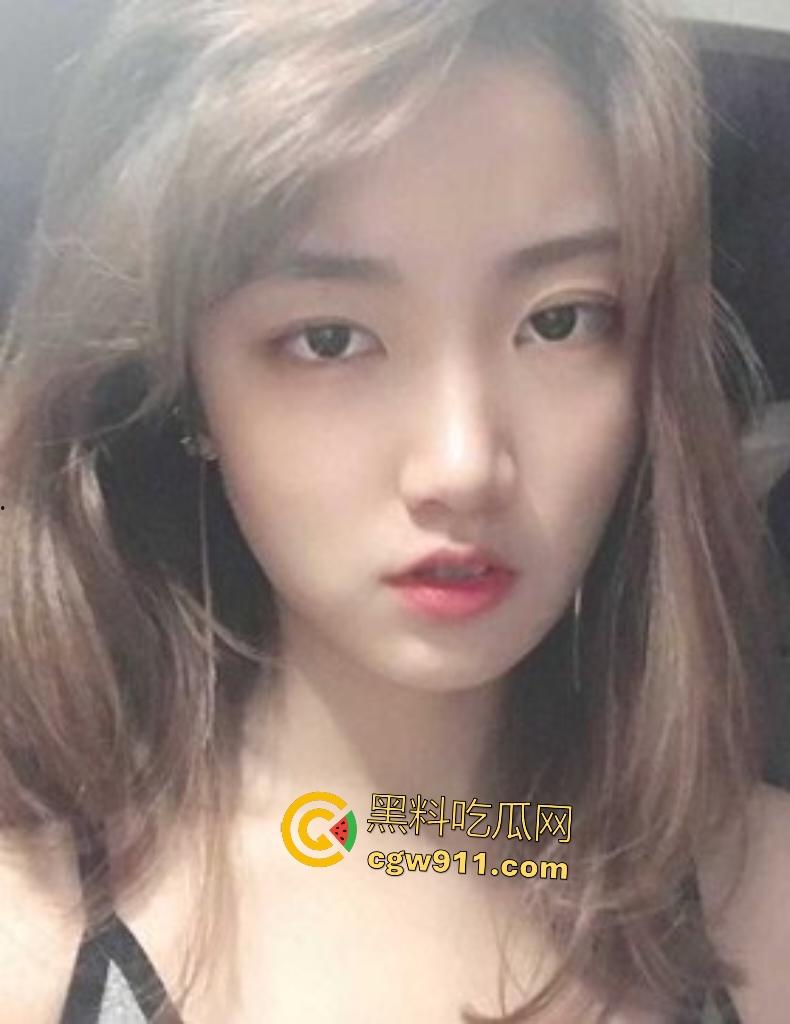 北大材女【赵一曼】宿舍约炮,清纯校花变口交女王,露脸深喉吞精,猛男后入狂抽翘臀! 第1张 北大材女【赵一曼】宿舍约炮,清纯校花变口交女王,露脸深喉吞精,猛男后入狂抽翘臀! 第1张