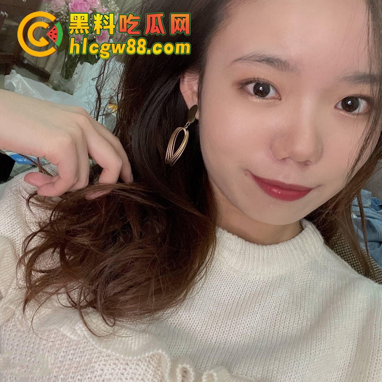 南昌银行『 陈若水 』生日蛋糕还没消化,就被行长猛操一整天,口活清理舔到鸡巴发红,真有上进心! 第5张 南昌银行『 陈若水 』生日蛋糕还没消化,就被行长猛操一整天,口活清理舔到鸡巴发红,真有上进心! 第5张