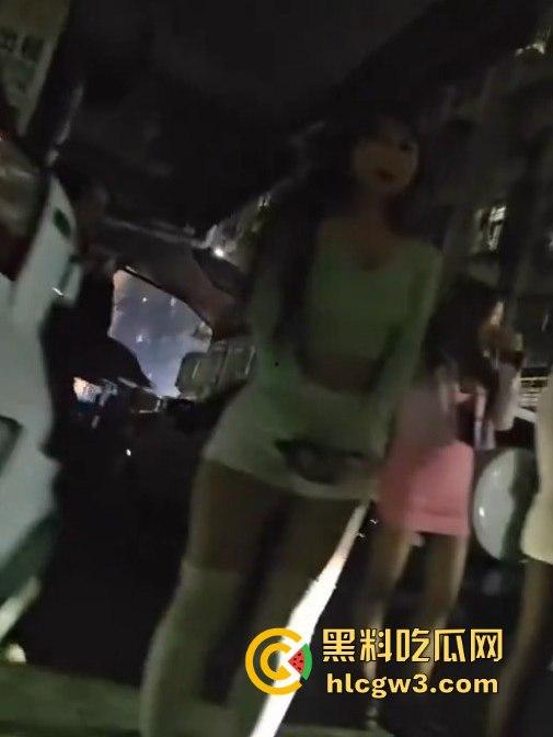 一杯奶茶的钱换城中村的欲望天堂 广州野鸡站街实录 暗访视频揭秘城中村的快餐江湖 3分钟交易效率拉满！  第5张