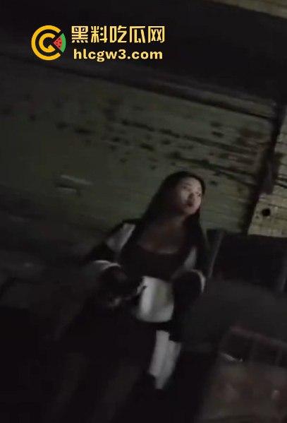 一杯奶茶的钱换城中村的欲望天堂 广州野鸡站街实录 暗访视频揭秘城中村的快餐江湖 3分钟交易效率拉满！  第7张